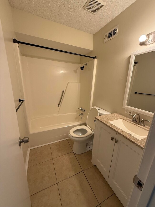 Foto del edificio - 411 Cambridge Cir