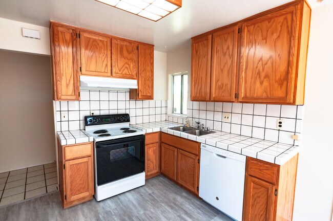 Building Photo - 4/3 near Jollyman Park, Top Cupertino Scho...