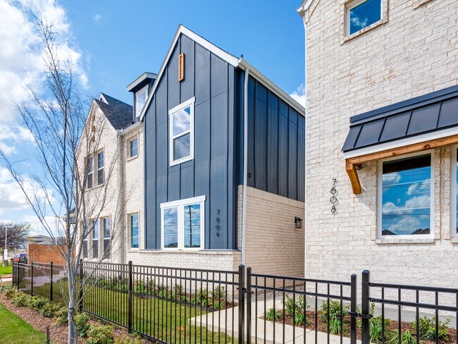 Building Photo - 7608 Resting Mews