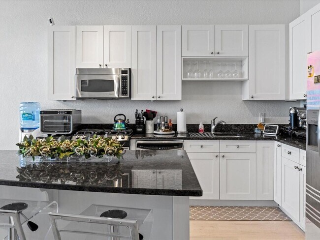 Foto del edificio - 150 E Robinson St