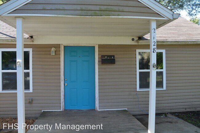 Building Photo - 3 br, 1 bath House - 2128 W Calhoun St