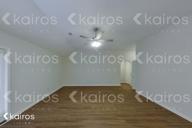 Foto del edificio - 327 Bent Tree Dr