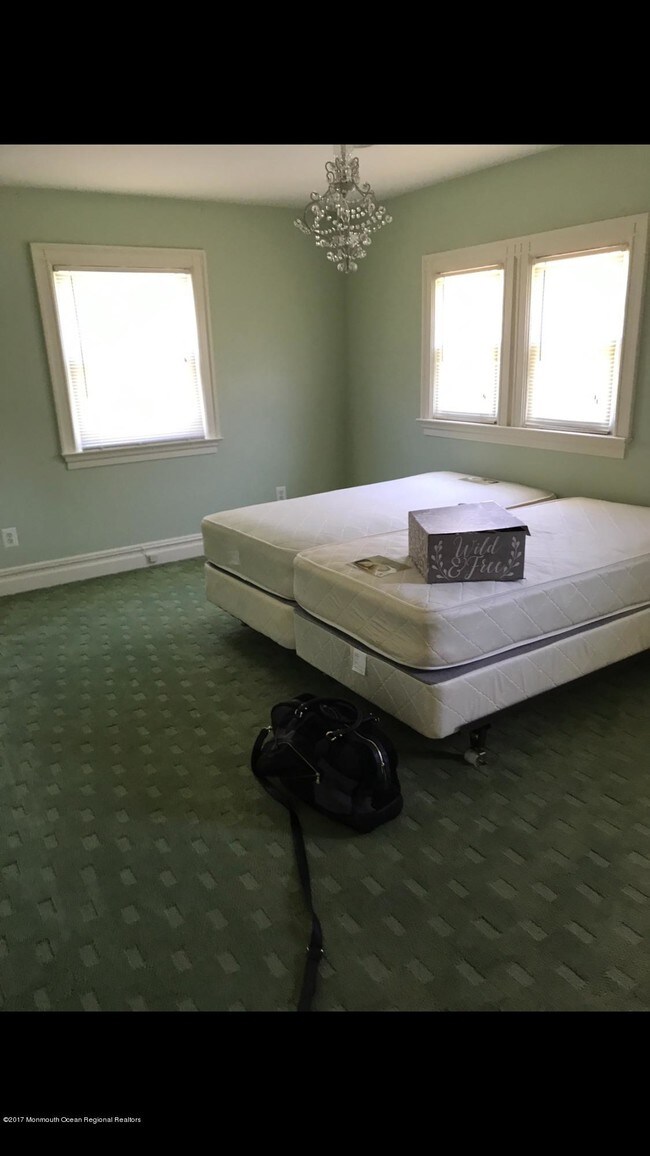 Foto del edificio - 102 Runyan Ave