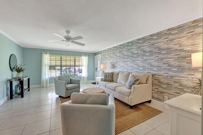 Foto del edificio - 215 Manatee Ln