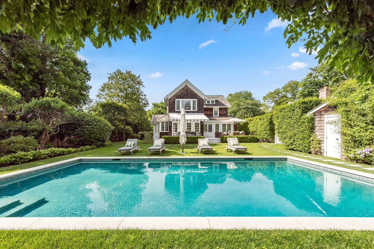 30 Van Brunt St, Southampton, NY 11968 House for Rent in Southampton