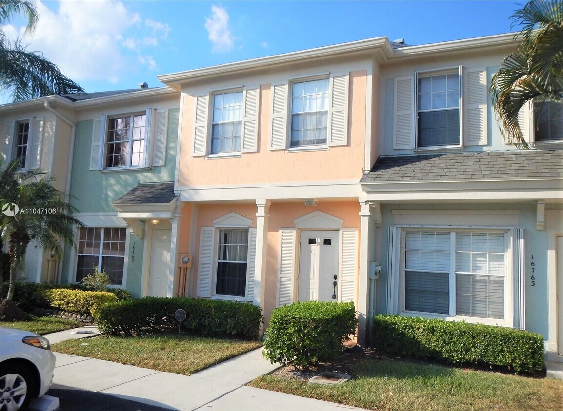 16765 Hemingway Dr, Weston, FL 33326 Townhome Rentals in Weston FL