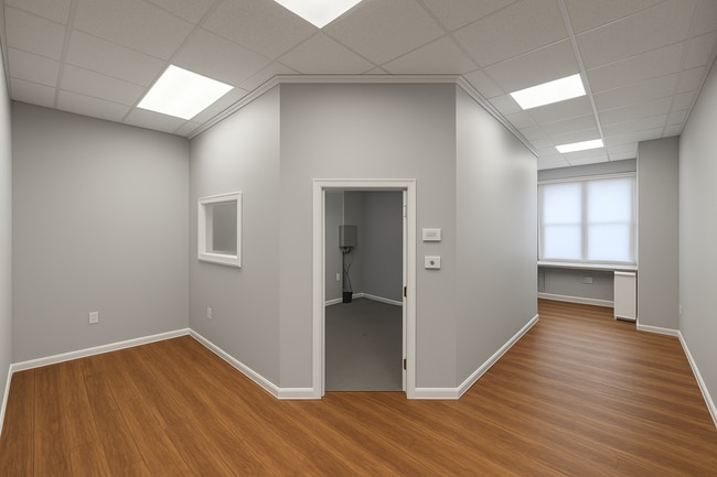 Bedroom / office - 4235 W Fullerton Ave