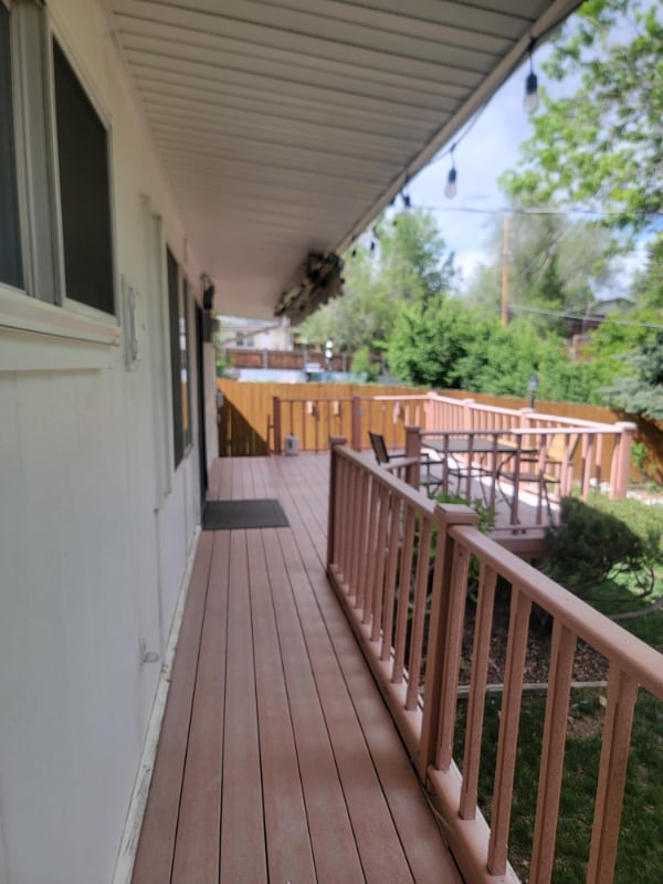 Building Photo - 1405 Bates Dr