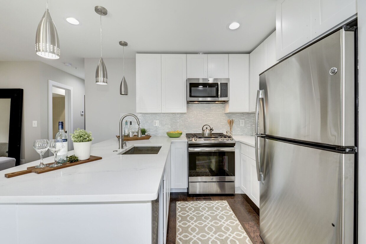 Foto principal - 528 Kennedy St NW