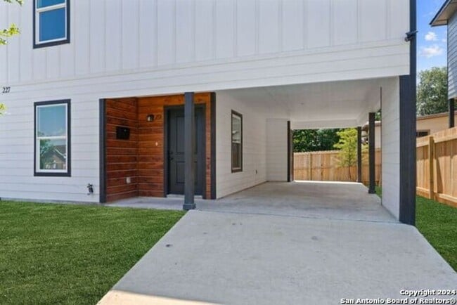 3 Bedroom/2.5 Bath-E Houston So to Hedgessa - 3 Bedroom/2.5 Bath-E Houston So to Hedgessa House