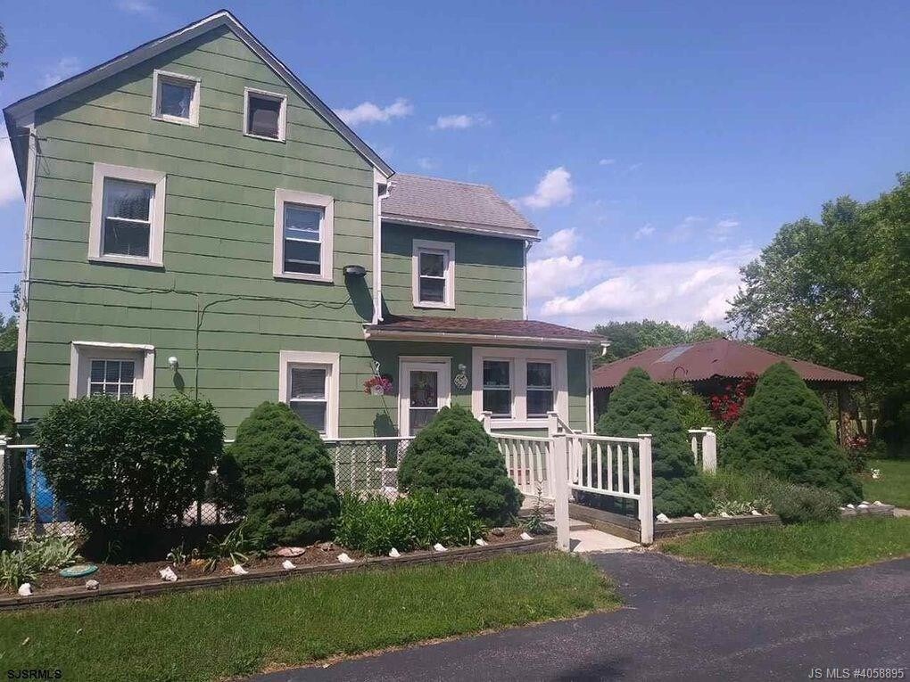 Foto principal - 8062 English Creek Ave