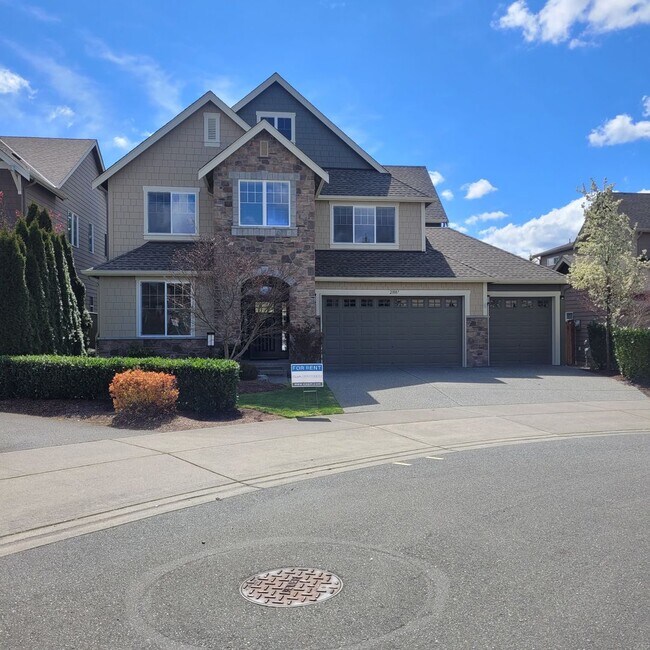 Building Photo - Greenbriar Sammamish 4 Bedroom Home - 3 Ca...