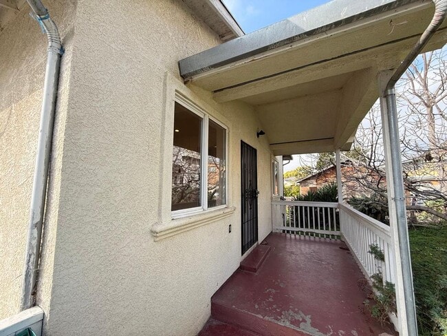 Building Photo - 8027 Ney Ave