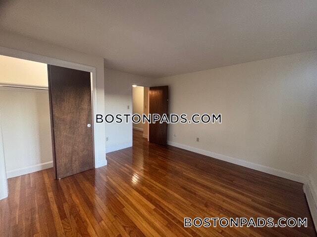 Foto del edificio - 898 Massachusetts Ave