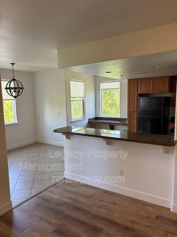 Building Photo - 1501 Secret Ravine Pkwy