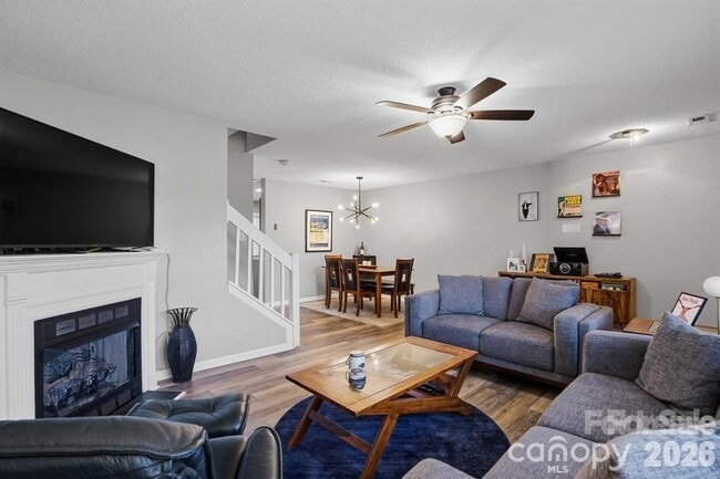 Building Photo - 12350 Hennigan Pl Ln