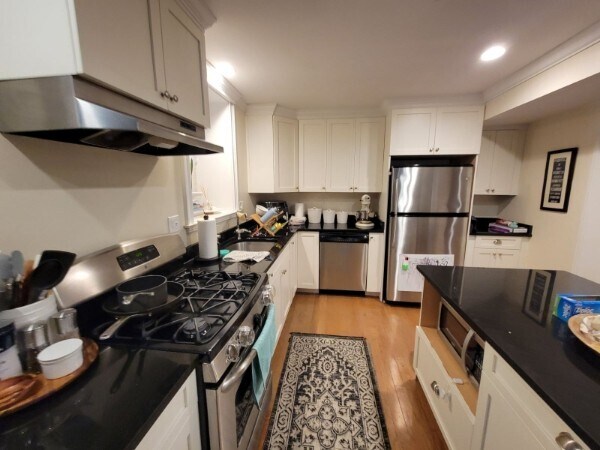 Building Photo - 1810 Beacon St