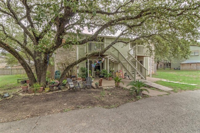 Foto del edificio - 400 Hedgewood Dr