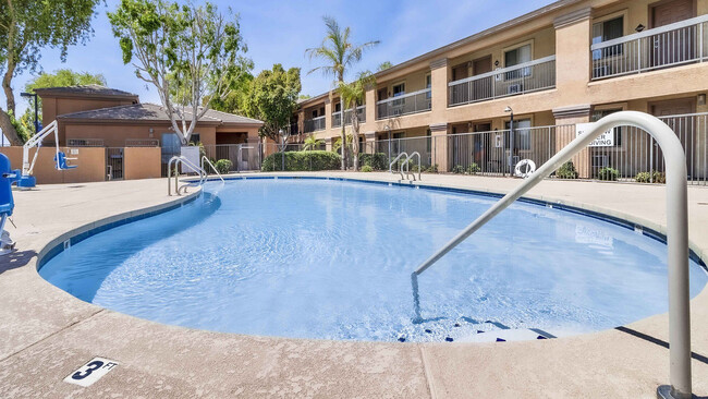 Residencia en Tolleson Apartments en alquiler en Phoenix, AZ - Residence at Tolleson