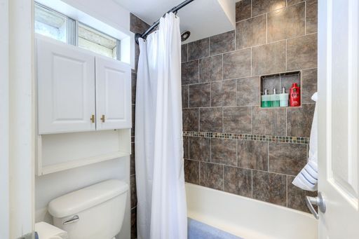 Building Photo - San Diego Coastal Dream Crown Point Jewel 3 or 6 Month lease only Partially Furnished Ready for M...