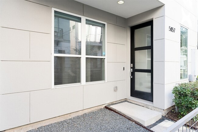 Foto del edificio - 5857 E Post Oak Ln