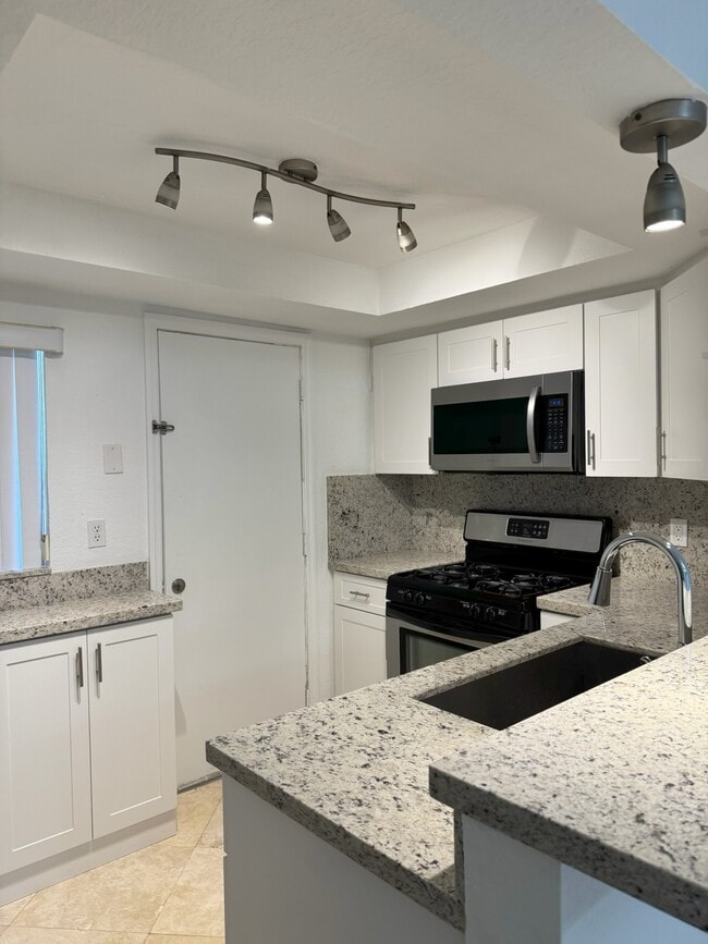 Brand NEW Kitchen cabinets - 7803 SW 88th St