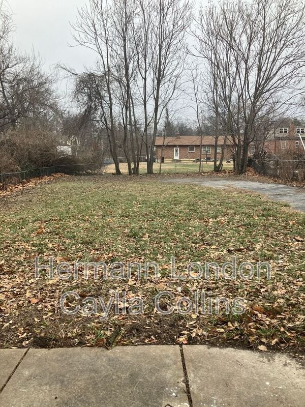 Foto del edificio - 135 Hereford Ave