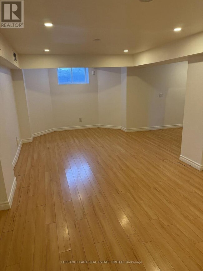 Building Photo - 43 Elm Ave