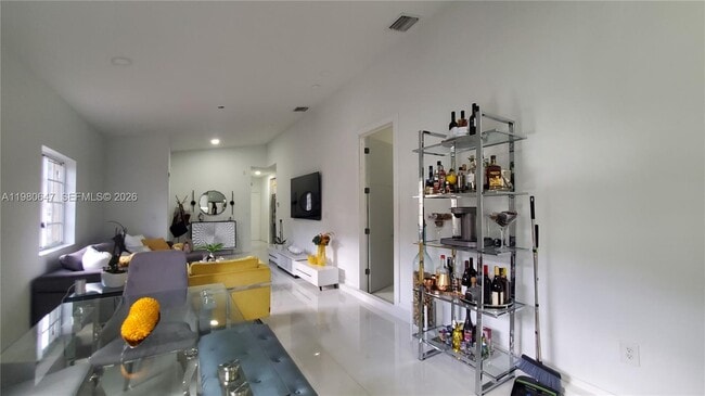 Building Photo - 1225 NE 32nd Ave