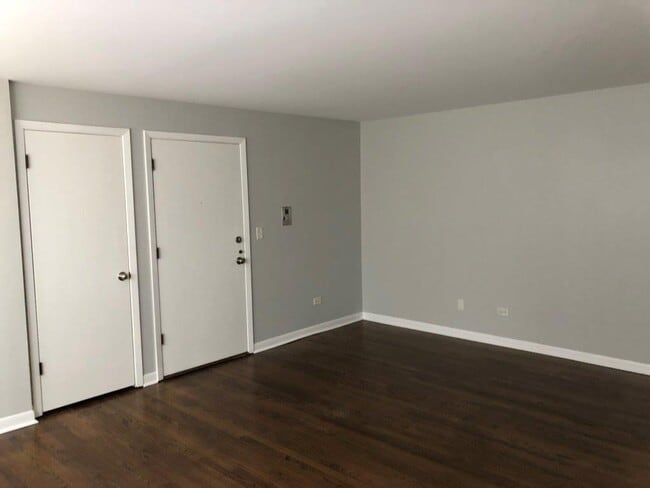 Foto del edificio - 8549 Grand Ave