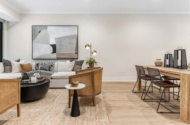 Building Photo - 835 Lake St