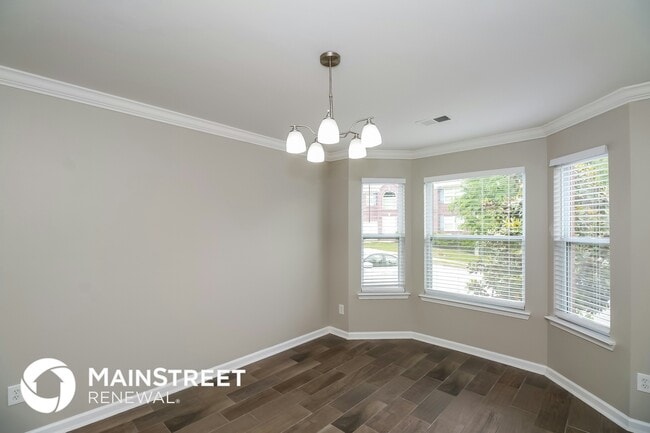 Building Photo - 10950 Southwood Dr