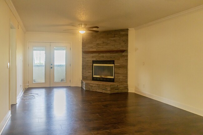 Building Photo - 5615 San Juan Ave