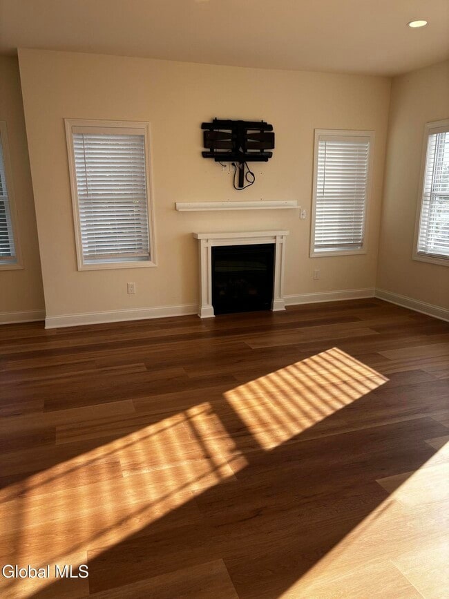 Building Photo - 544 NY-9P
