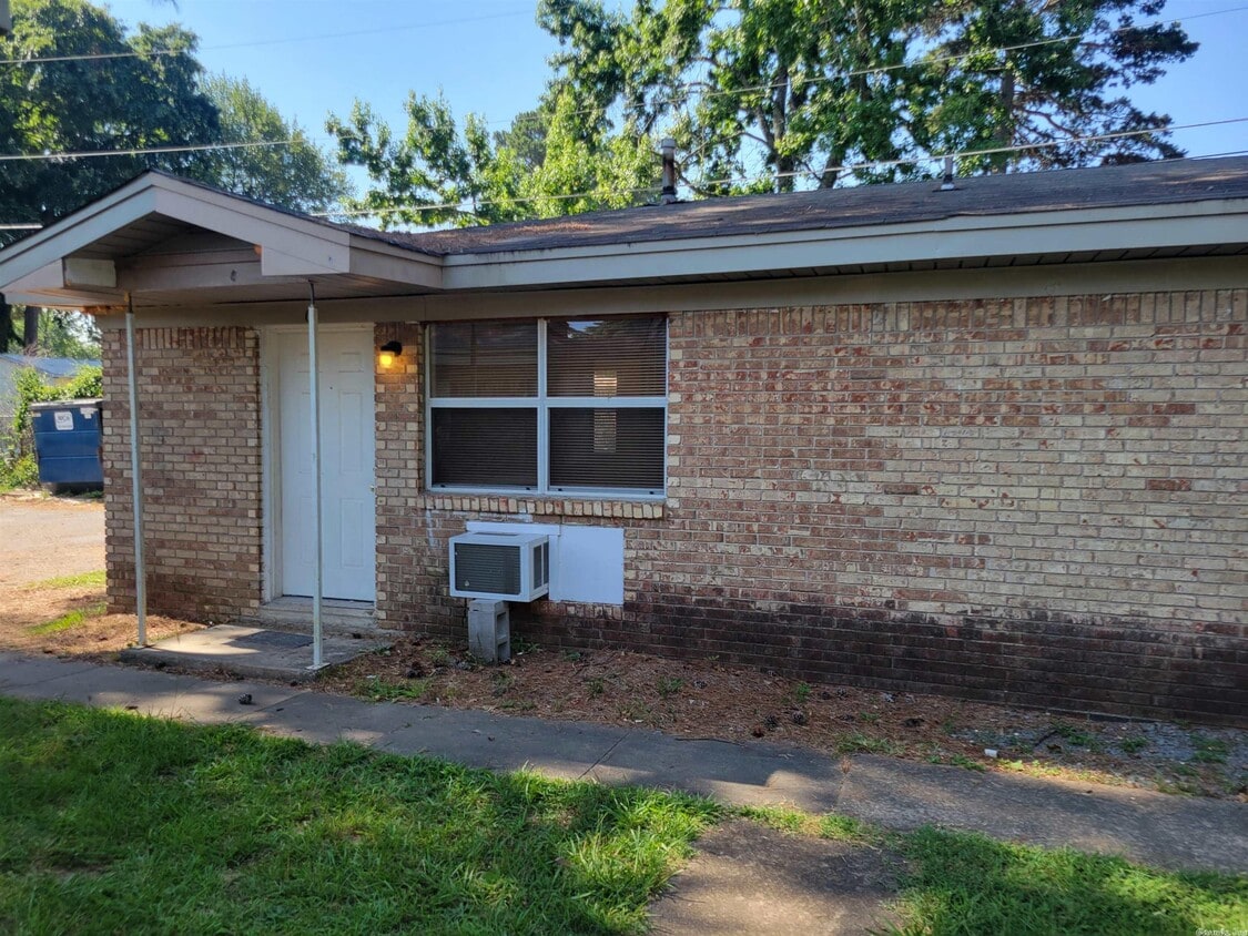 1307 Plummer St Unit 2, Jacksonville, AR 72076 Room for Rent in