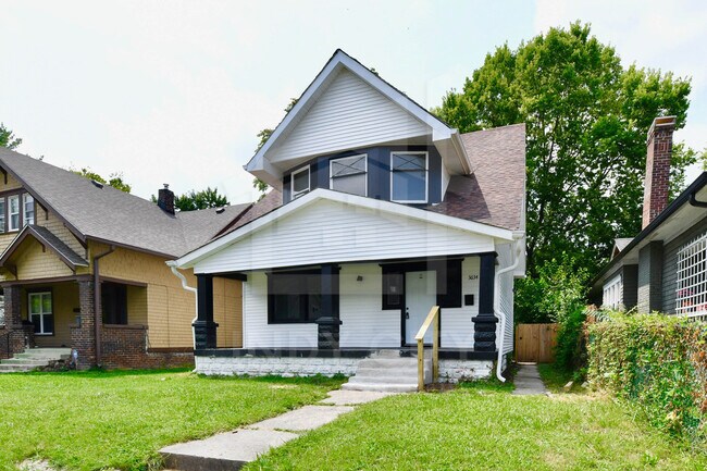 Building Photo - 3634 N Kenwood Ave