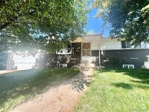Building Photo - 944 S Potomac Ct
