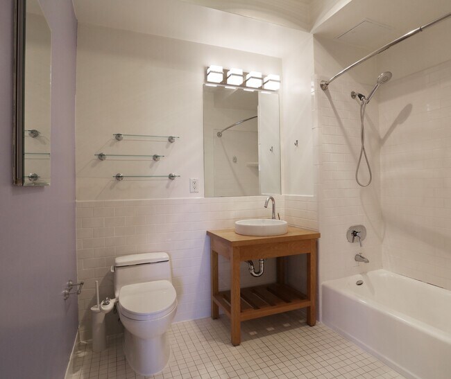 Building Photo - 371 30th St