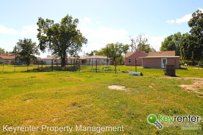 Building Photo - 2 br, 1 bath House - 6028 Rio Linda Blvd