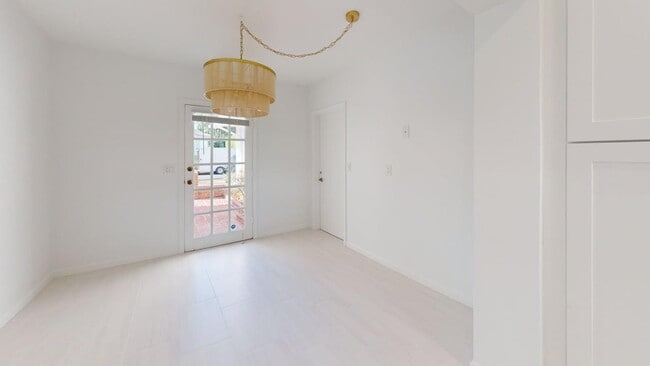 Building Photo - 219 Ridgeview Dr