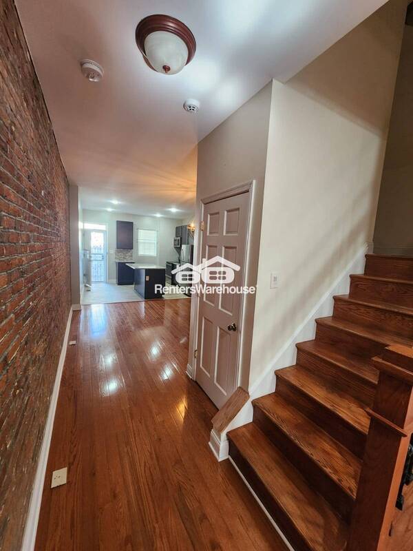 Foto del edificio - 1518 W Pratt St