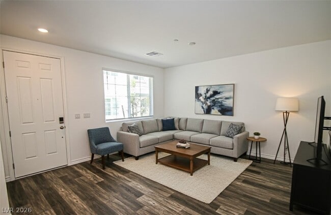 Building Photo - 20 Barbara Ln