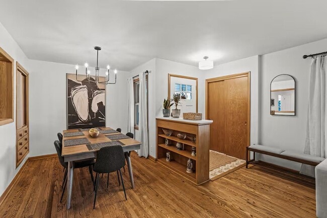 Building Photo - Updated 3 bedroom Delafield ranch