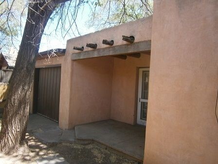 Primary Photo - 308 1/2 W Gomez Rd