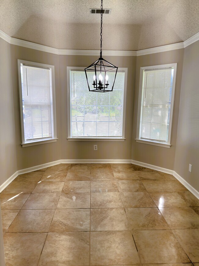 Building Photo - 9040 Pepper Hollow Ct