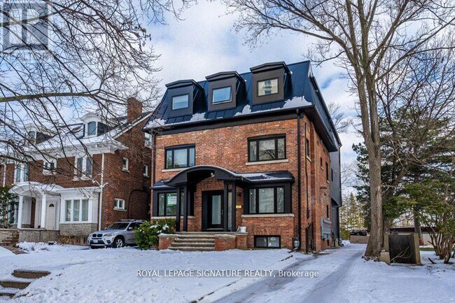 Photo du bâtiment - 67-67 Oakmount Rd