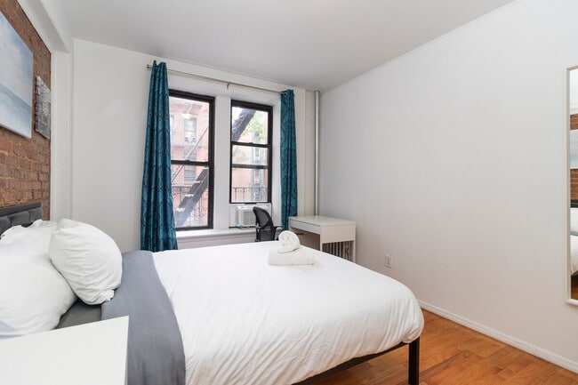 Foto del edificio - 309-311 East 95th Street-SI ID1032053P