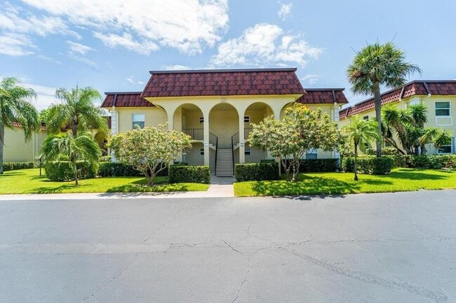 Photo - 717 S US Hwy 1 Apartment