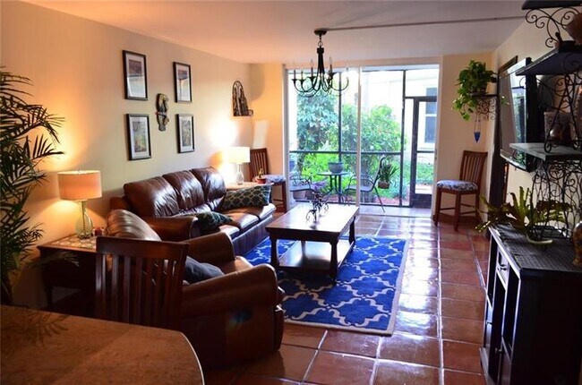 Foto del edificio - 5300 NE 24th Terrace