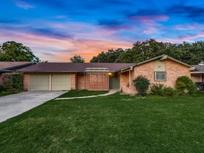 Building Photo - 3710 Skylark Ave